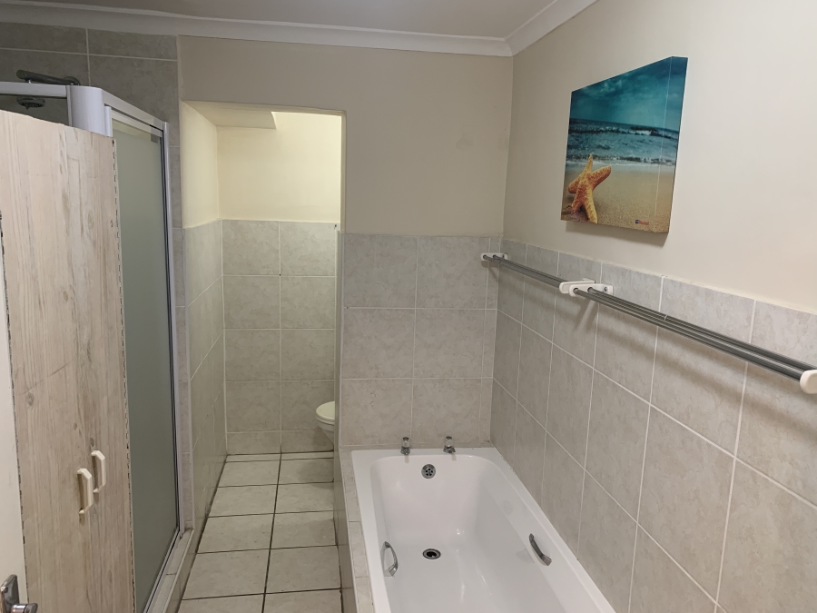 3 Bedroom Property for Sale in Goodwood Park Western Cape